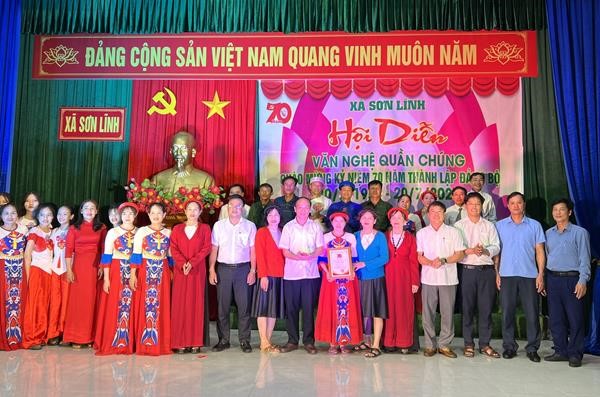 Hấp dẫn, đặc sắc Hội diễn văn nghệ chào mừng kỷ niệm 70 năm ngày thành lập Đảng bộ.